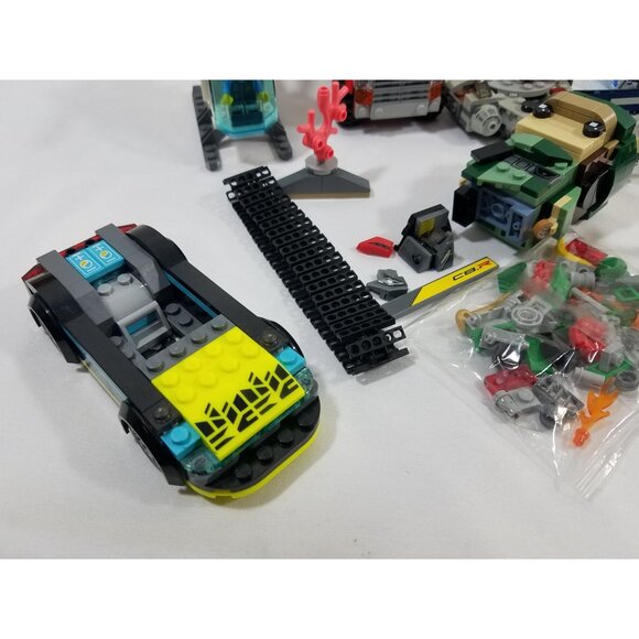 Mixed Lot Lego vehicles 4 Cars Jurassic Park Jeep Red Truck Squid Helicopter - Picture 13 of 13